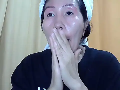 Elara8309 online show from 11-12-25, 02:04