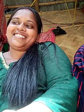 Snapshot of Hot-Show2 chatting on 10-28-25, 06:56 Hot-Show2 online show from 10-28-25, 06:56