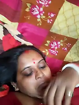 Snapshot of Hot-Show2 chatting on 10-16-25, 10:45 Hot-Show2 online show from 10-16-25, 10:45