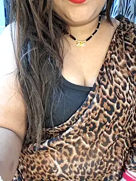 Snapshot of indian-hotmilfs chatting on 10-04-25, 10:33 indian-hotmilfs online show from 10-04-25, 10:33