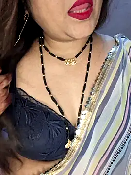 Snapshot of indian-hotmilfs chatting on 10-11-25, 06:09 indian-hotmilfs online show from 10-11-25, 06:09