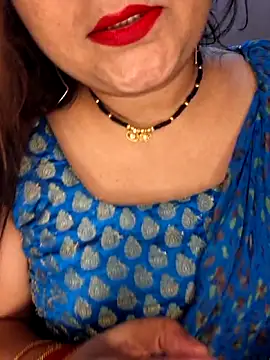 Snapshot of indian-hotmilfs chatting on 10-19-25, 06:21 indian-hotmilfs online show from 10-19-25, 06:21