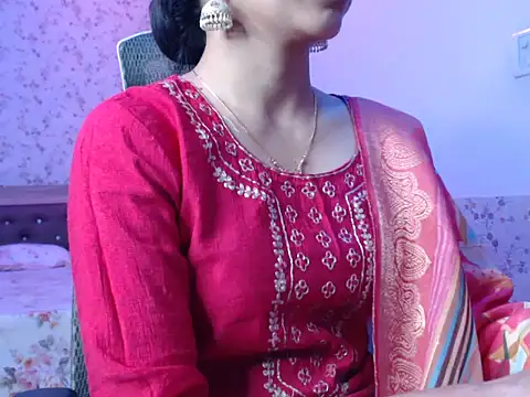 snow white123 online show from 11-30-25, 08:53