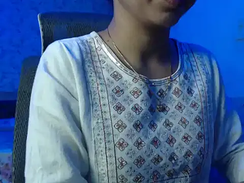 snow white123 online show from 11-08-25, 08:34