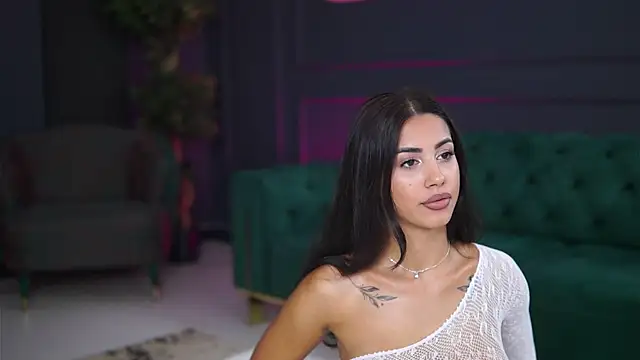 Snapshot of SiennaRuh chatting on 09-18-25, 11:02 SiennaRuh online show from 09-18-25, 11:02