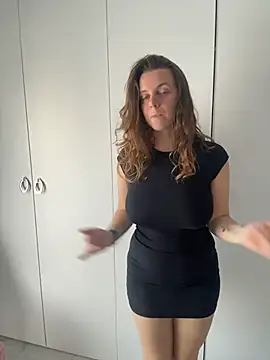 TenderLaGlamor online show from 11-29-25, 11:21