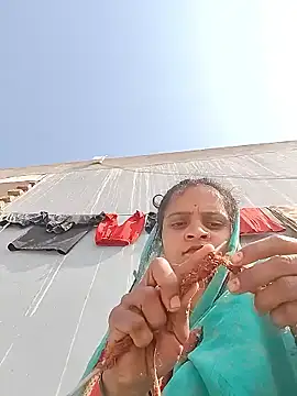 Snapshot of Sonam_dhakad chatting on 01-13-26, 06:06 Sonam dhakad online show from 01-13-26, 06:06