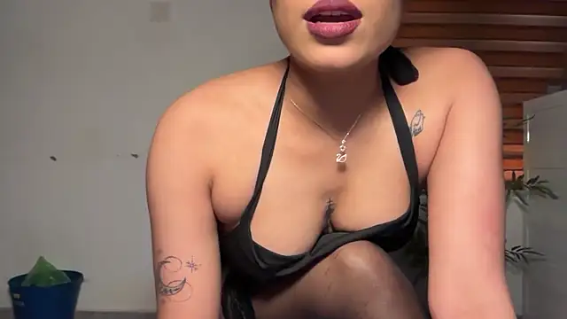 Snapshot of LucytheDevilQueen chatting on 05-01-26, 04:39 LucytheDevilQueen online show from 05-01-26, 04:39
