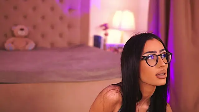 ChloeObril online show from 12-23-25, 04:01