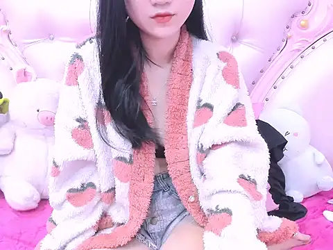 Snapshot of _ly__ chatting on 02-12-26, 01:16 ly online show from 02-12-26, 01:16