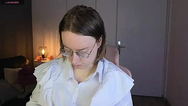 Amanda Butlerr online show from 05-22-26, 12:36