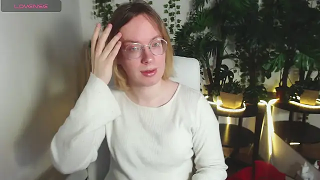 Amanda Butlerr online show from 12-17-25, 09:03