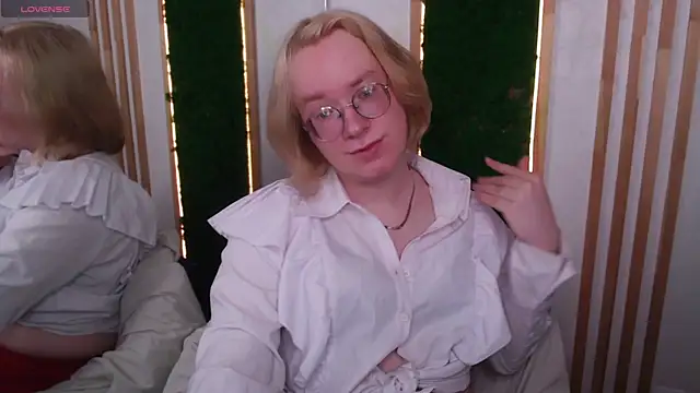 Amanda Butlerr online show from 07-14-26, 08:04