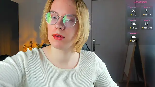 Amanda Butlerr online show from 10-19-25, 12:08