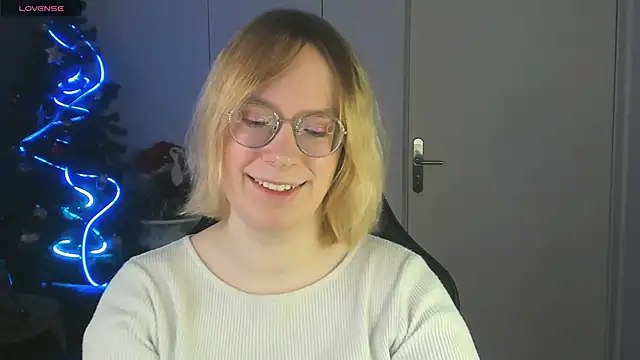 Amanda Butlerr online show from 12-18-25, 09:58