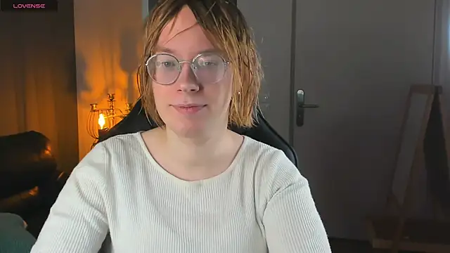 Amanda Butlerr online show from 10-04-25, 10:28