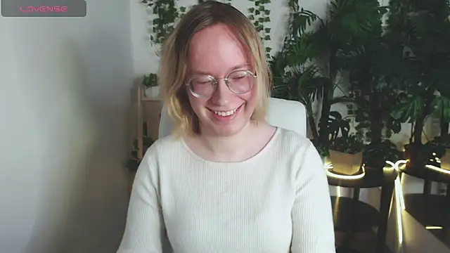 Amanda Butlerr online show from 12-19-25, 09:44