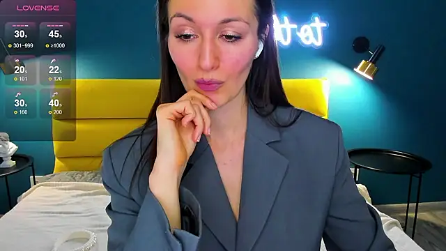 Joan Nelson online show from 01-18-26, 02:15