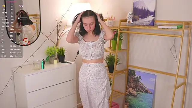 SuzanneHowse online show from 01-09-26, 05:14