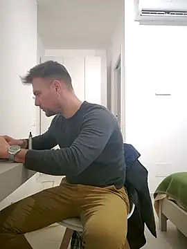 mrlyuis online show from 12-16-25, 04:55