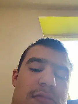 Snapshot of pussyhunter323557 chatting on 10-31-25, 10:01 pussyhunter323557 online show from 10-31-25, 10:01