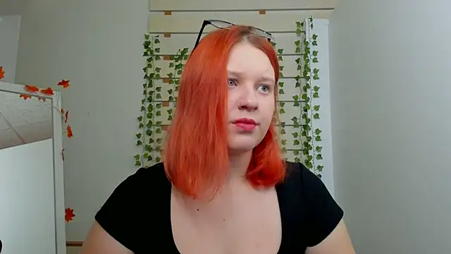 Snapshot of ScarletVixen_ chatting on 10-10-25, 06:53 ScarletVixen online show from 10-10-25, 06:53