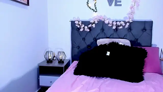 SagiraBelle online show from 01-09-26, 04:58