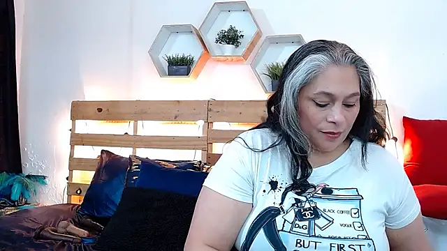 sheila reeves2772 online show from 10-02-25, 05:49