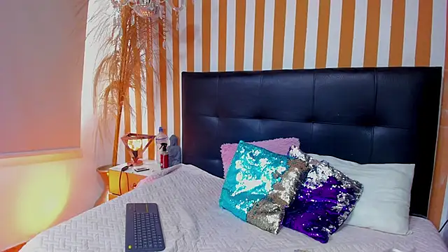 LunaToledo online show from 01-09-26, 01:07