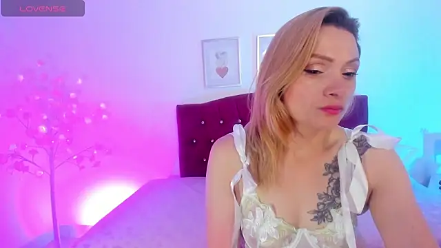 scarlett blake11 online show from 10-07-25, 05:41