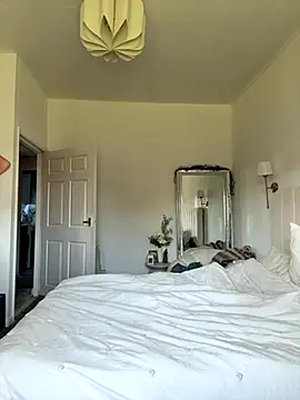 AlyssaAngell online show from 11-25-25, 11:10