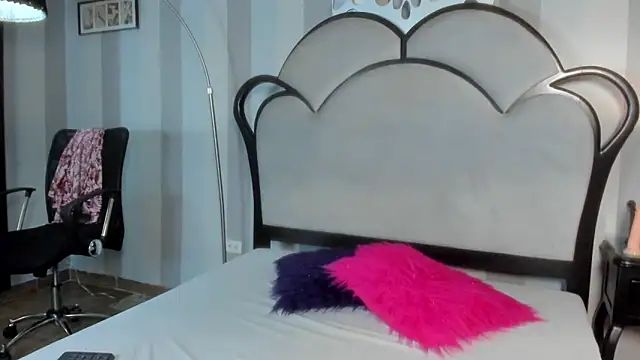 MiaAmore  online show from 02-06-26, 07:32