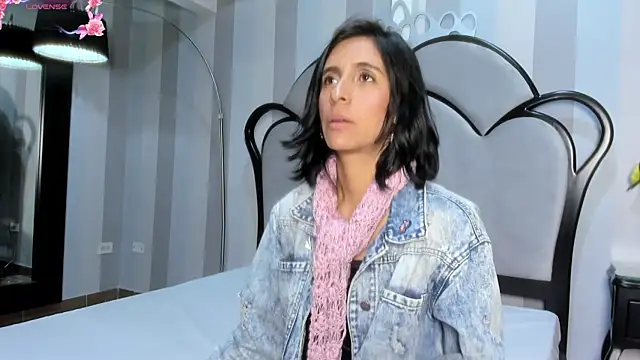 MiaAmore  online show from 09-28-25, 02:57