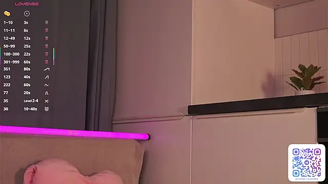 FrankForss online show from 10-13-25, 04:03