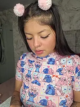 ashleythompson2025 online show from 01-08-26, 12:44