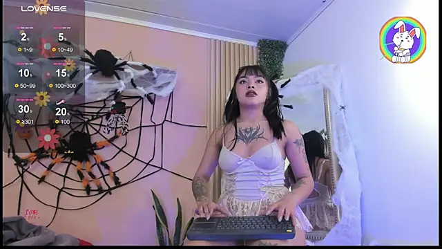 Mia zafir online show from 10-25-25, 03:17