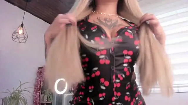 Mia zafir online show from 04-27-26, 08:29