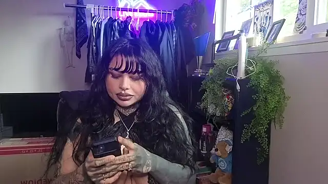 chicanachic13 online show from 05-16-26, 09:36