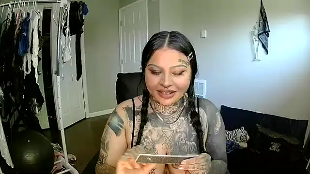 Snapshot of chicanachic13 chatting on 06-14-26, 08:43 chicanachic13 online show from 06-14-26, 08:43
