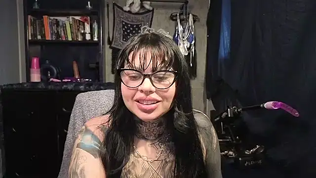 chicanachic13 online show from 03-22-26, 08:32