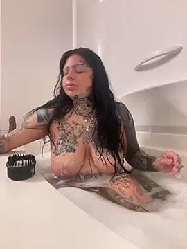 chicanachic13 online show from 04-15-26, 10:43