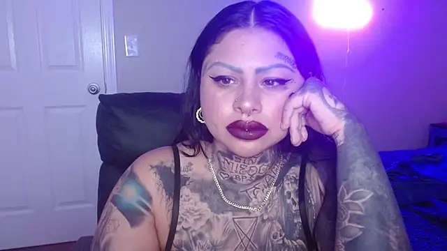 Snapshot of chicanachic13 chatting on 07-26-26, 09:32 chicanachic13 online show from 07-26-26, 09:32