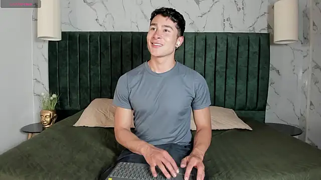 AustinJones  online show from 01-14-26, 09:18