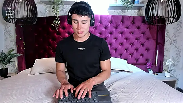 AustinJones  online show from 02-08-26, 07:55