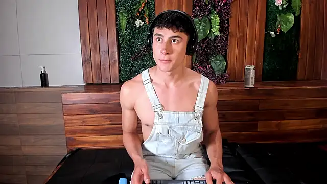 AustinJones  online show from 02-16-26, 07:12