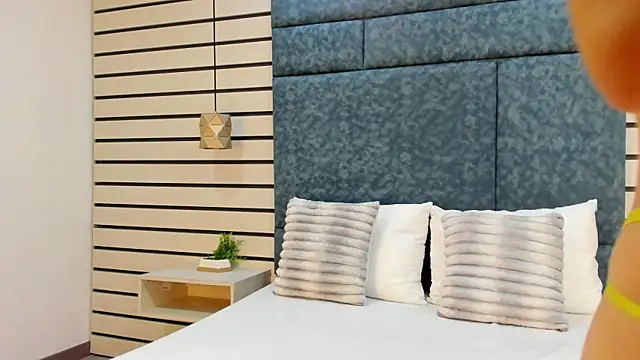 NatyLeone online show from 11-09-25, 12:20