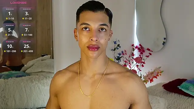 Snapshot of Troye_Williams chatting on 06-08-26, 01:00 Troye Williams online show from 06-08-26, 01:00