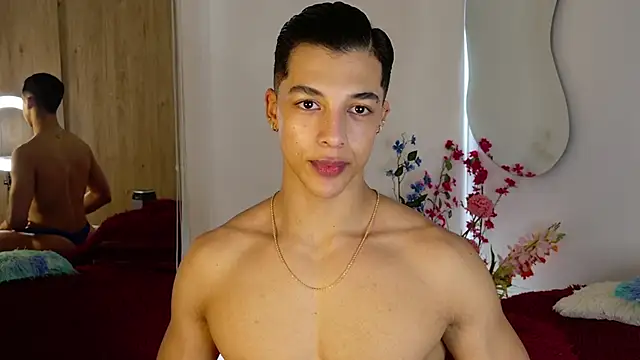 Snapshot of Troye_Williams chatting on 05-06-26, 01:26 Troye Williams online show from 05-06-26, 01:26