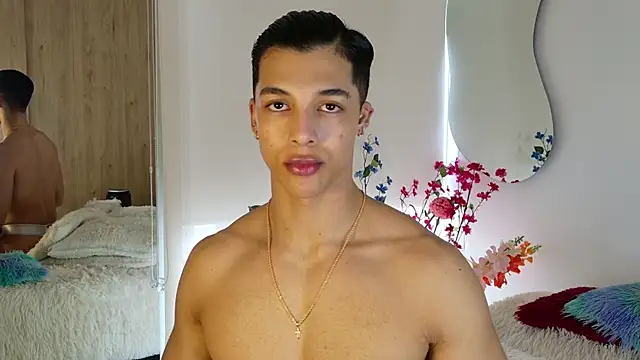 Troye Williams online show from 06-17-26, 01:21