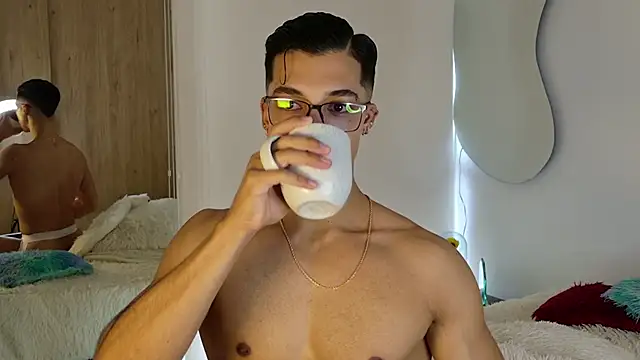 Troye Williams online show from 04-12-26, 12:41